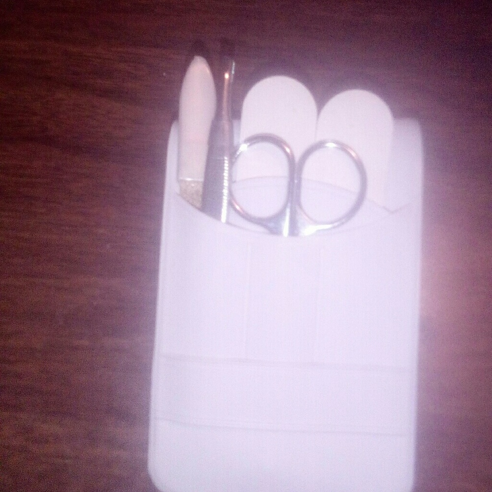 Women's nail kit